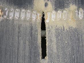 受损的输送带 受损的输送带