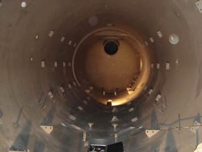 用贝尔佐纳 (Belzona) 材料保护之前的新造容器 用贝尔佐纳 (Belzona) 材料保护之前的新造容器