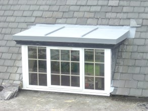 用贝尔佐纳 (Belzona) 3111(弹性膜)对铅皮密封,保护接缝 用贝尔佐纳 (Belzona) 3111(弹性膜)对铅皮密封,保护接缝